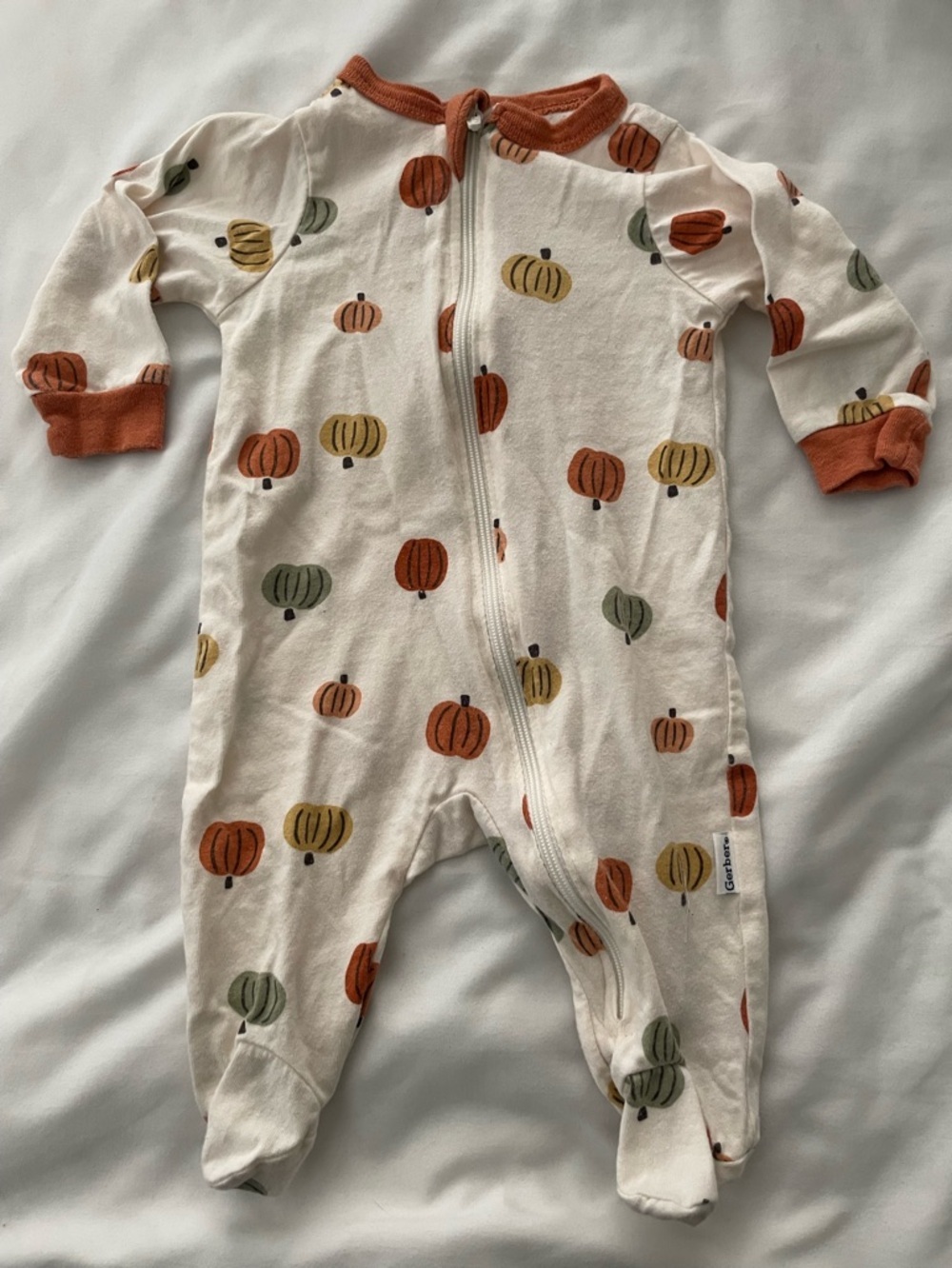 Gerber Newborn Cotton Sleep Footies Zip Pajamas Fall Pumpkins Unisex - Picture 1 of 3